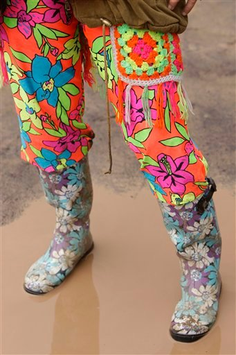 Illustration for article titled Mud: Glastonbury's Great Equilizer